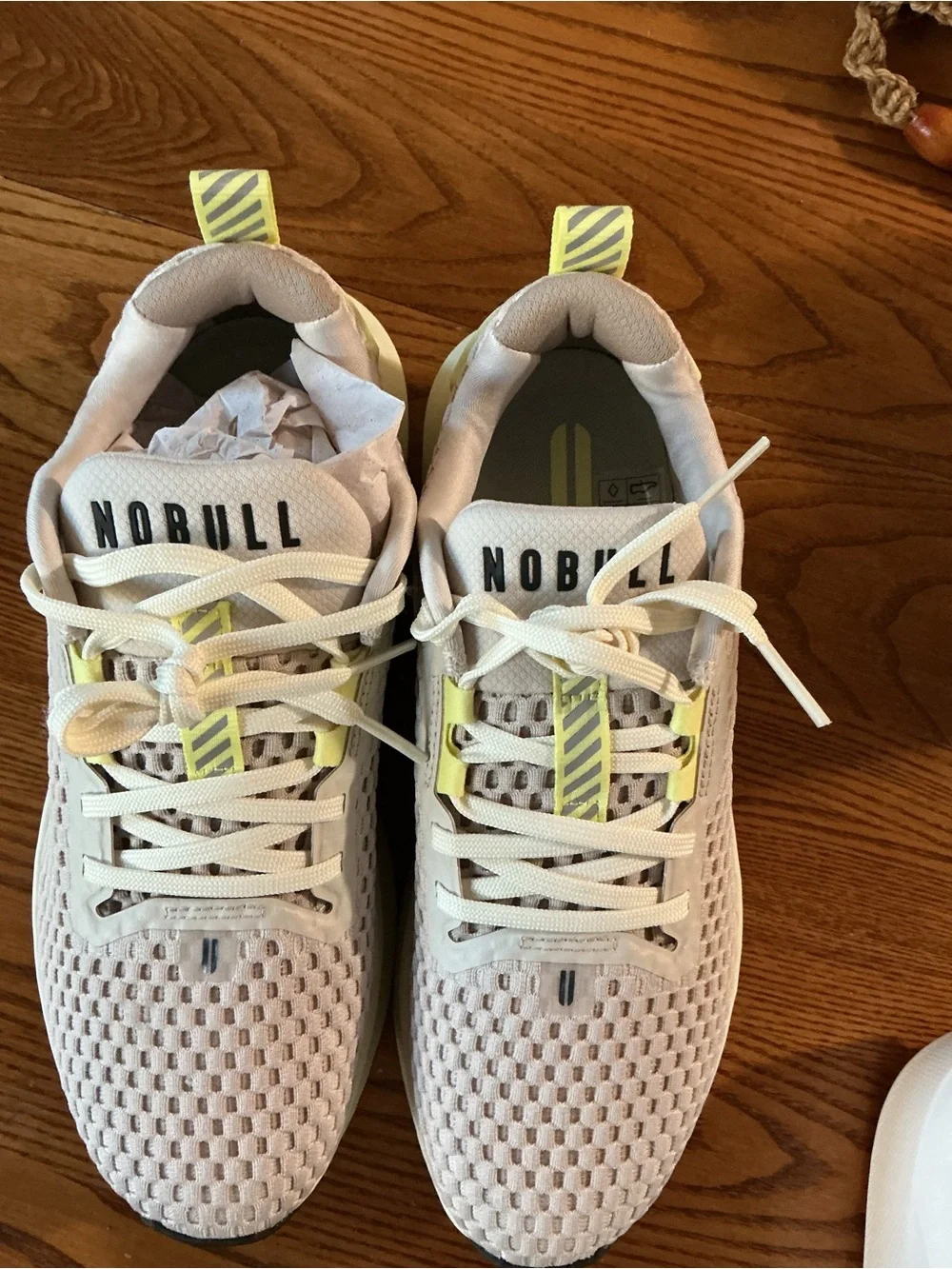 NOBULL Ccream knit sneakers
